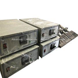 máquina ultrasónica de la soldadura por puntos 15K incluyendo el aumentador de presión y el cuerno del generador del convertidor