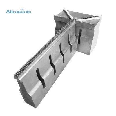 15 kHz 20 kHz Cuerno de soldadura ultrasónica hecho a medida con diferentes tipos